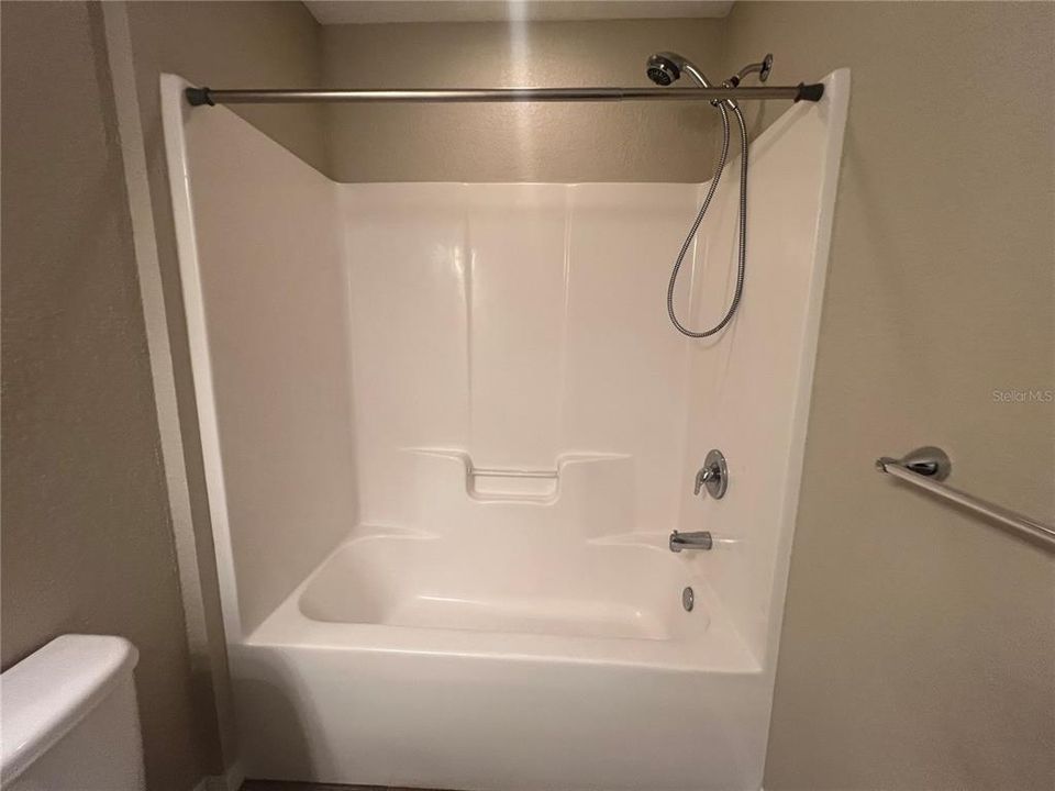 Под контрактом: $1,650 (3 спален, 2 ванн, 1170 Квадратных фут)