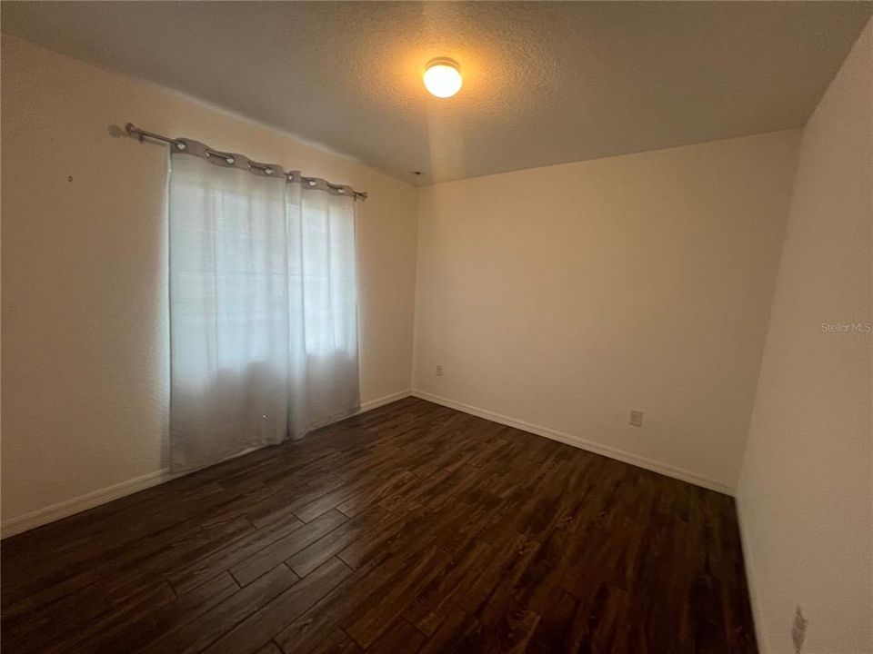 Под контрактом: $1,650 (3 спален, 2 ванн, 1170 Квадратных фут)