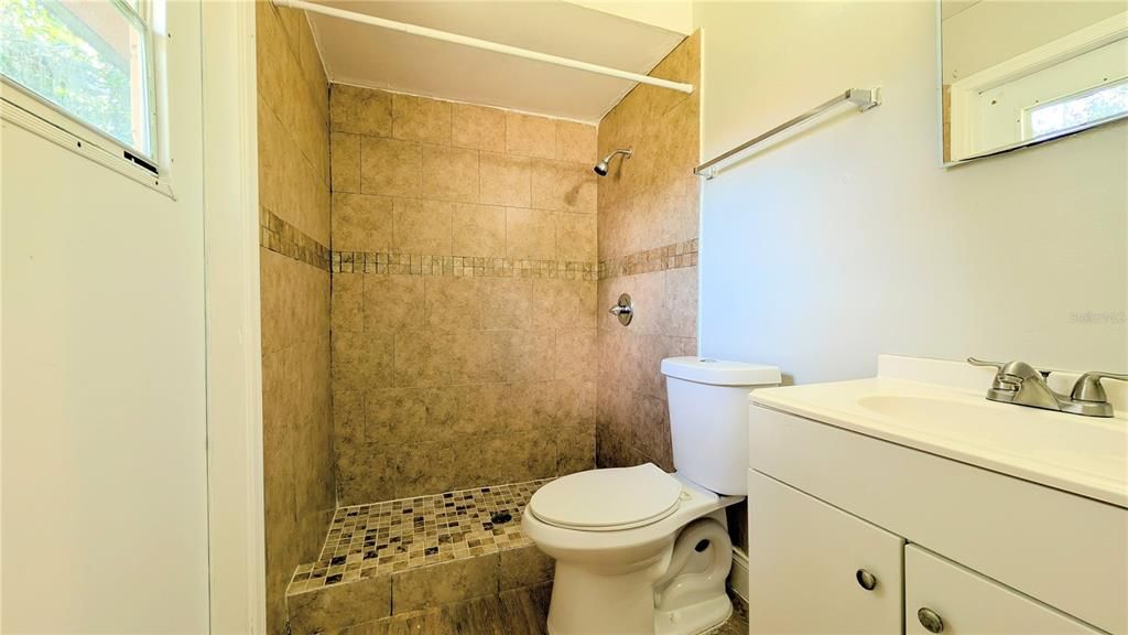 出租: $1,500 (2 贝兹, 2 浴室, 957 平方英尺)