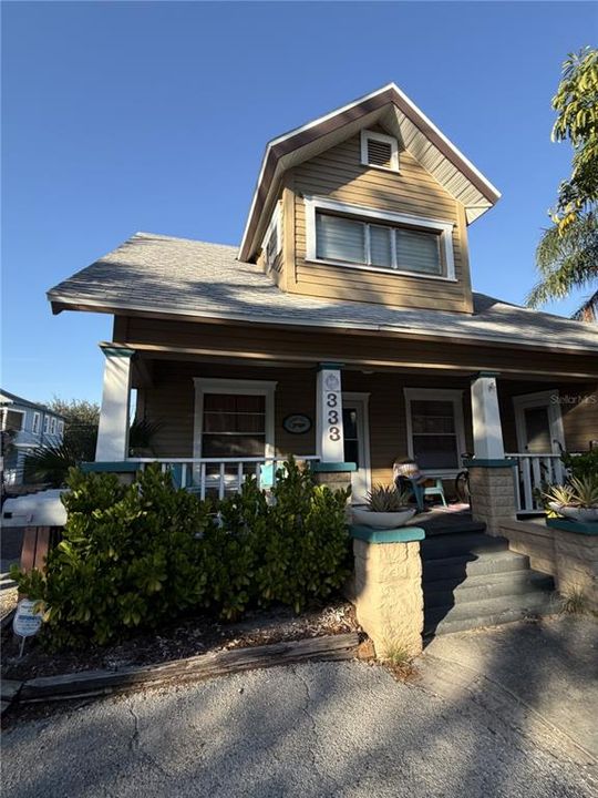 For Rent: $1,450 (1 beds, 1 baths, 350 Square Feet)