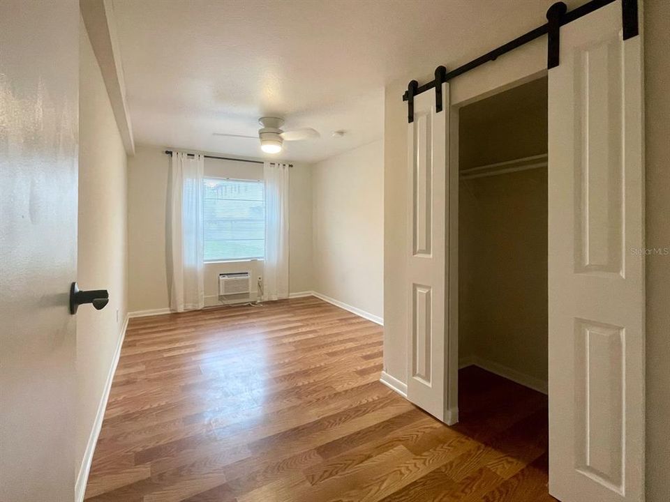 For Rent: $1,450 (1 beds, 1 baths, 350 Square Feet)