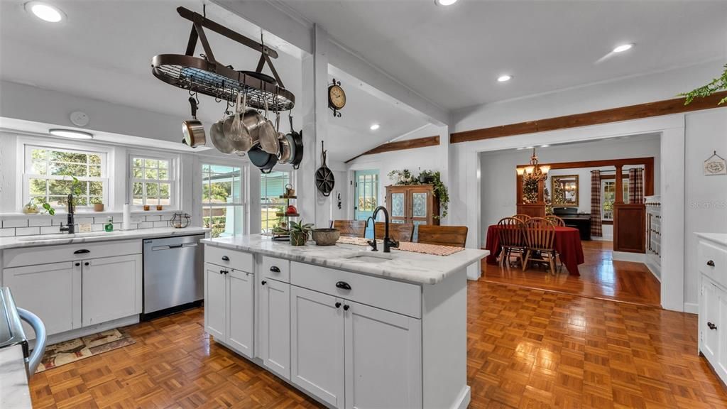 На продажу: $529,900 (3 спален, 2 ванн, 2050 Квадратных фут)