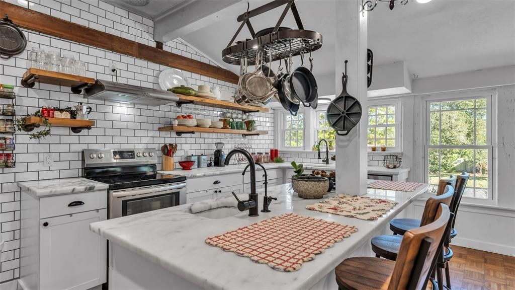 На продажу: $529,900 (3 спален, 2 ванн, 2050 Квадратных фут)