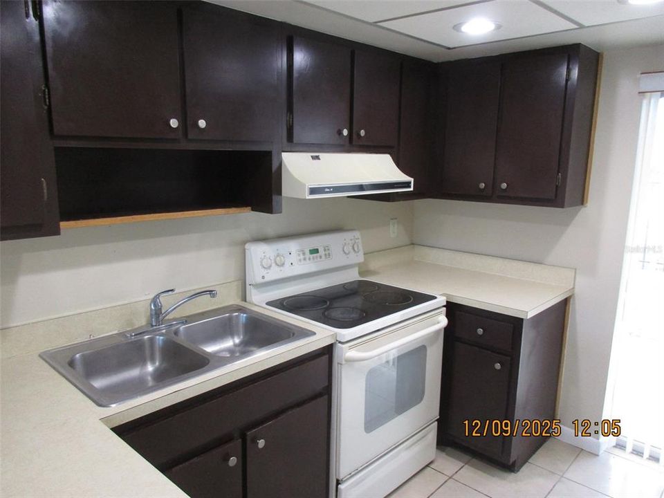 For Rent: $1,650 (2 beds, 2 baths, 960 Square Feet)