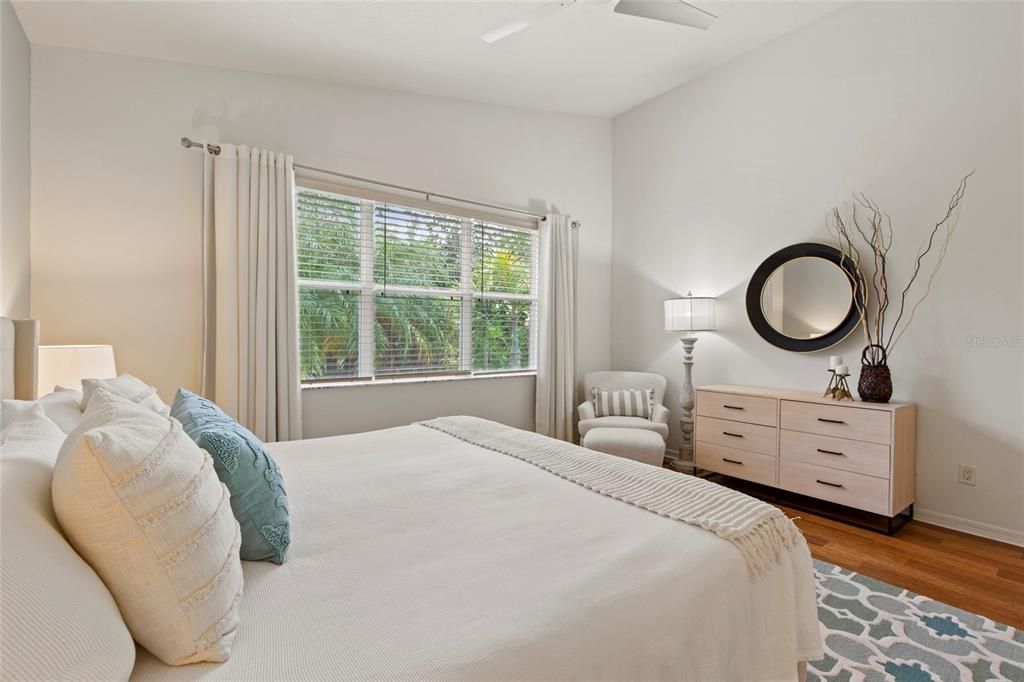 For Sale: $515,000 (2 beds, 2 baths, 1722 Square Feet)