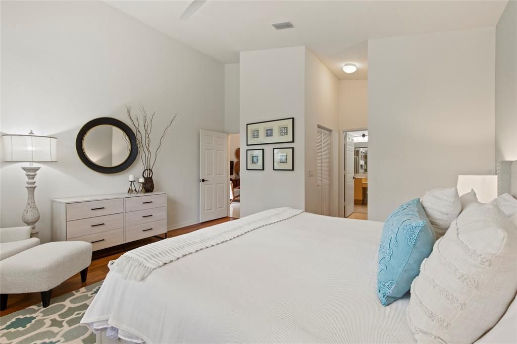 For Sale: $515,000 (2 beds, 2 baths, 1722 Square Feet)