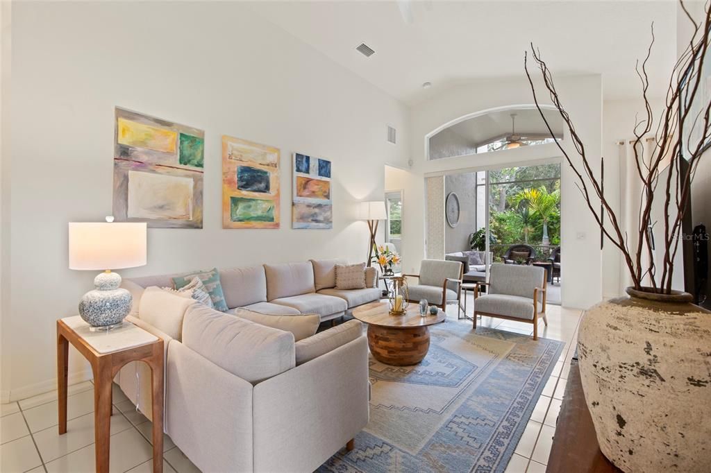 For Sale: $515,000 (2 beds, 2 baths, 1722 Square Feet)