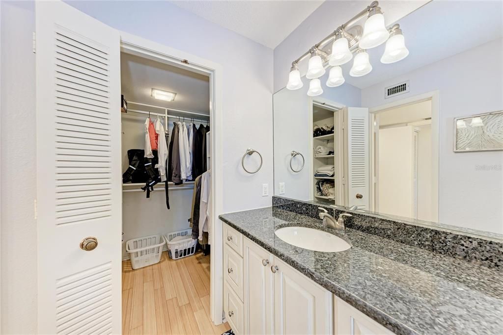 En Venta: $635,000 (2 camas, 1 baños, 933 Pies cuadrados)