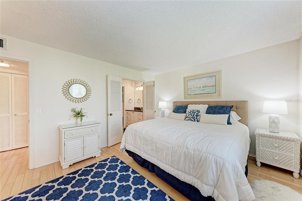 En Venta: $635,000 (2 camas, 1 baños, 933 Pies cuadrados)