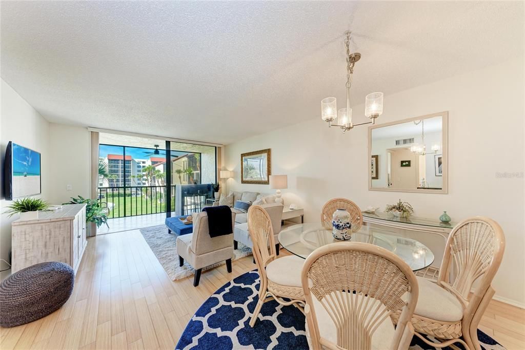 En Venta: $635,000 (2 camas, 1 baños, 933 Pies cuadrados)