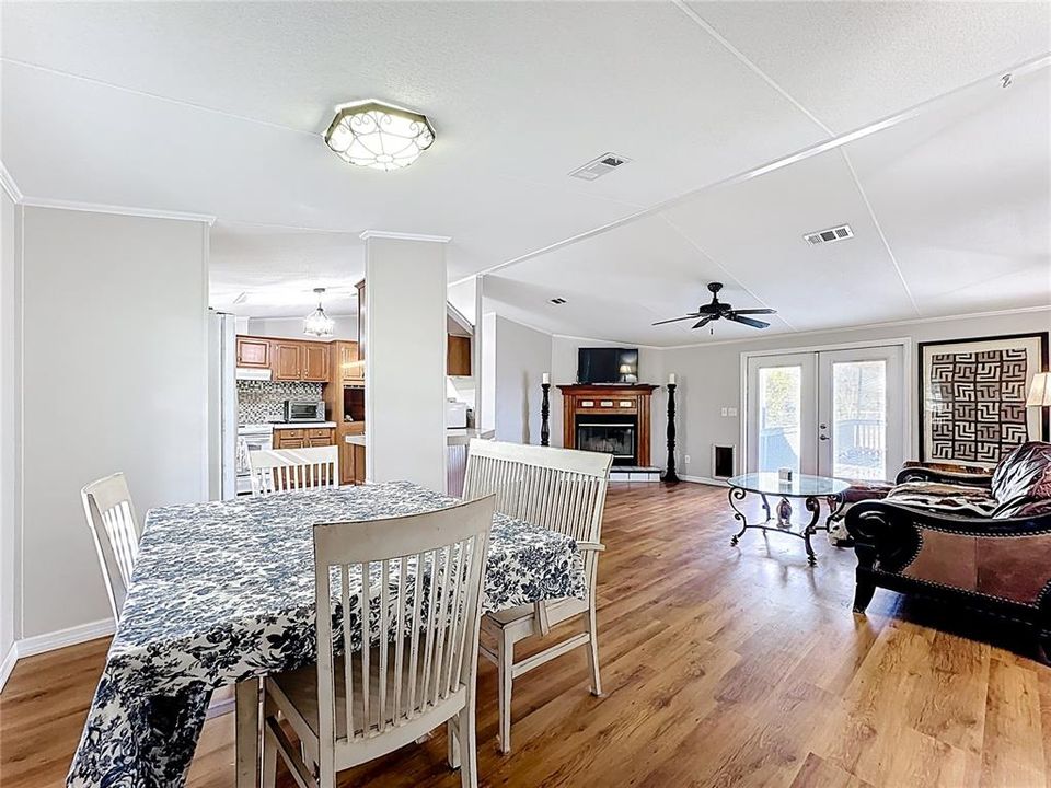 На продажу: $558,000 (3 спален, 3 ванн, 1449 Квадратных фут)