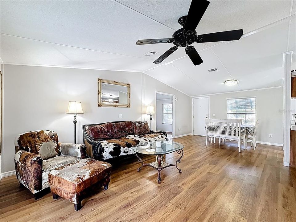 На продажу: $558,000 (3 спален, 3 ванн, 1449 Квадратных фут)