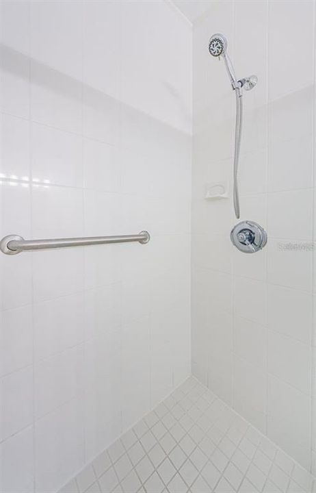 En Renta: $2,700 (4 camas, 3 baños, 1670 Pies cuadrados)