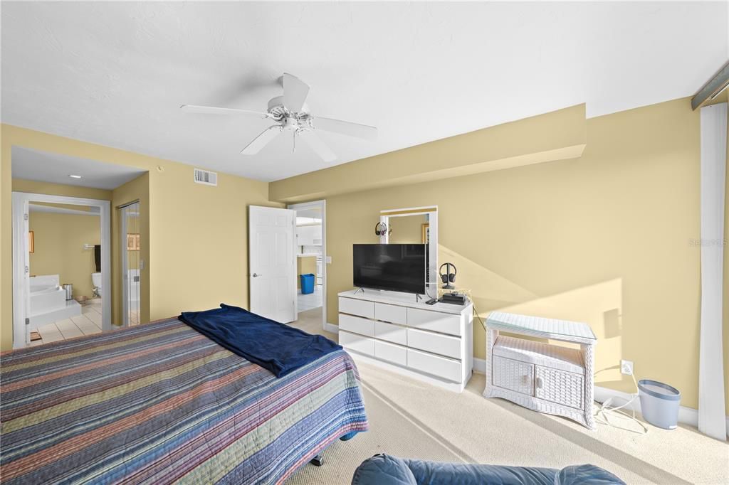 For Sale: $569,000 (3 beds, 3 baths, 2065 Square Feet)