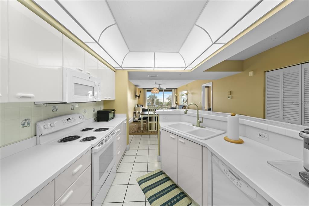 For Sale: $569,000 (3 beds, 3 baths, 2065 Square Feet)