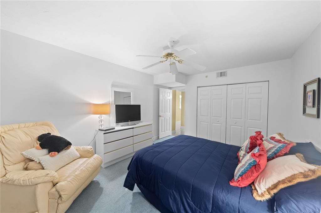 For Sale: $569,000 (3 beds, 3 baths, 2065 Square Feet)