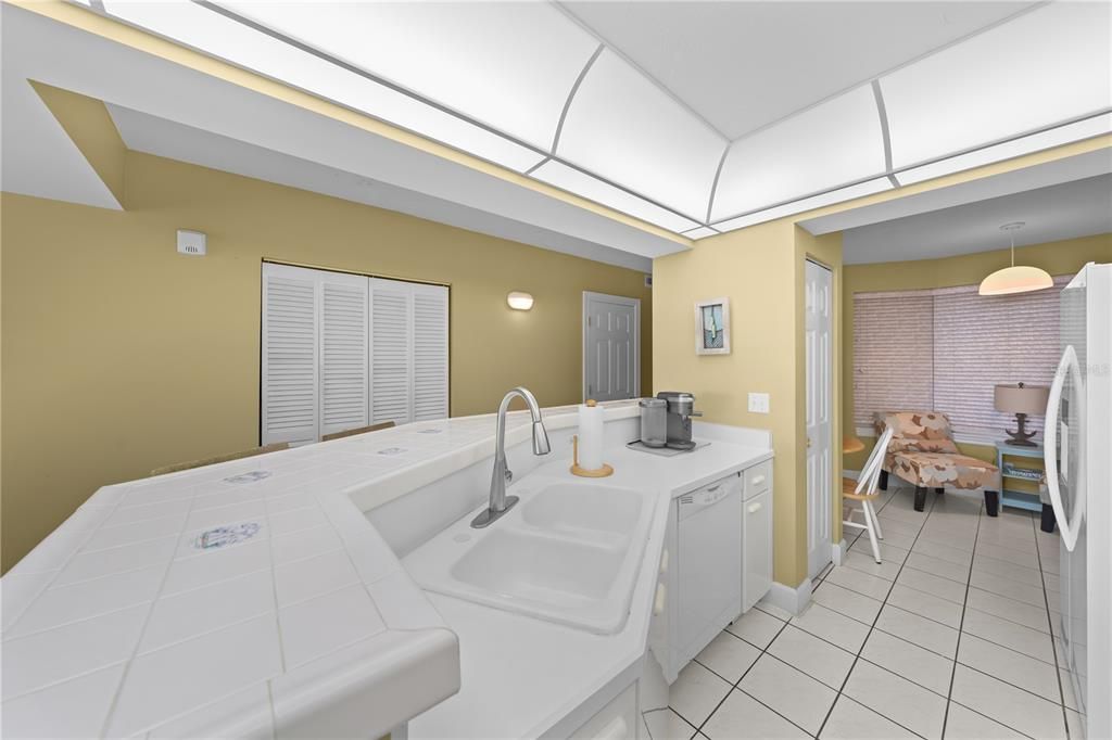 For Sale: $569,000 (3 beds, 3 baths, 2065 Square Feet)