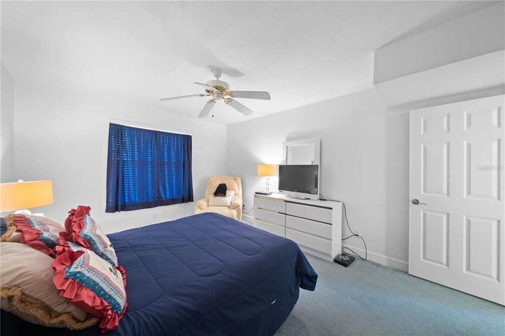 For Sale: $569,000 (3 beds, 3 baths, 2065 Square Feet)