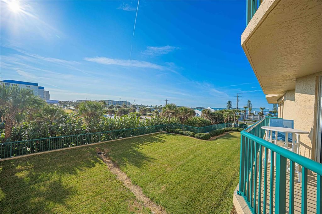 For Sale: $569,000 (3 beds, 3 baths, 2065 Square Feet)