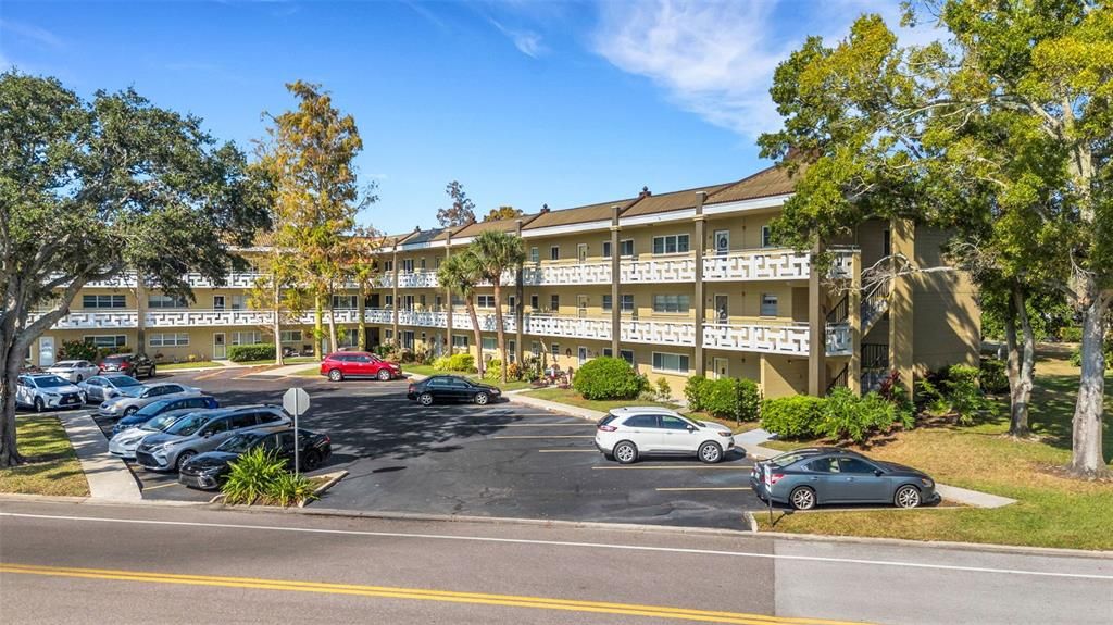 待售: $240,000 (2 贝兹, 2 浴室, 1400 平方英尺)