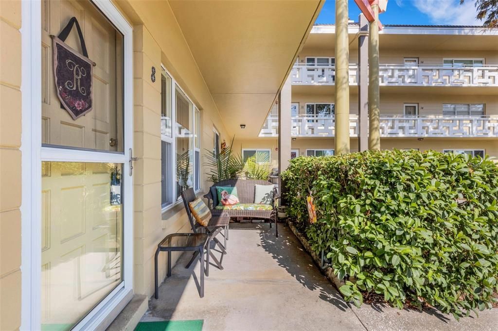 待售: $240,000 (2 贝兹, 2 浴室, 1400 平方英尺)