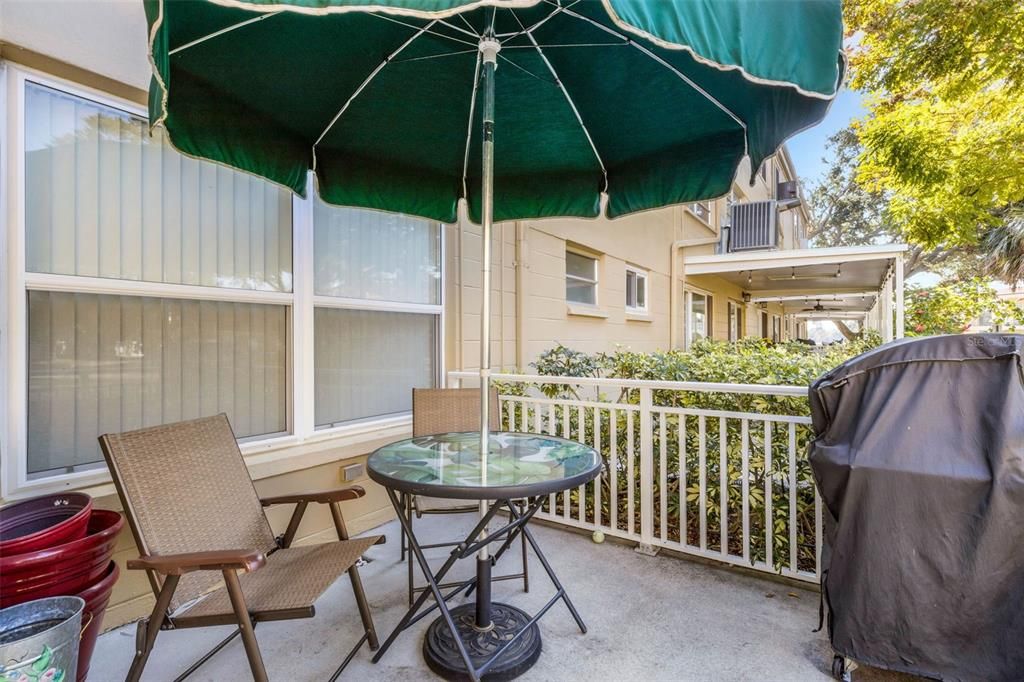 待售: $240,000 (2 贝兹, 2 浴室, 1400 平方英尺)