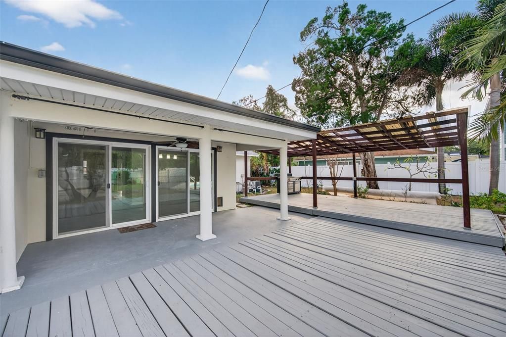 For Sale: $500,000 (4 beds, 2 baths, 1614 Square Feet)