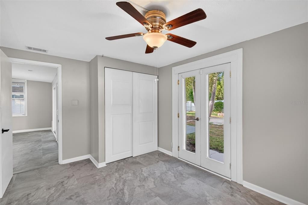 For Sale: $500,000 (4 beds, 2 baths, 1614 Square Feet)