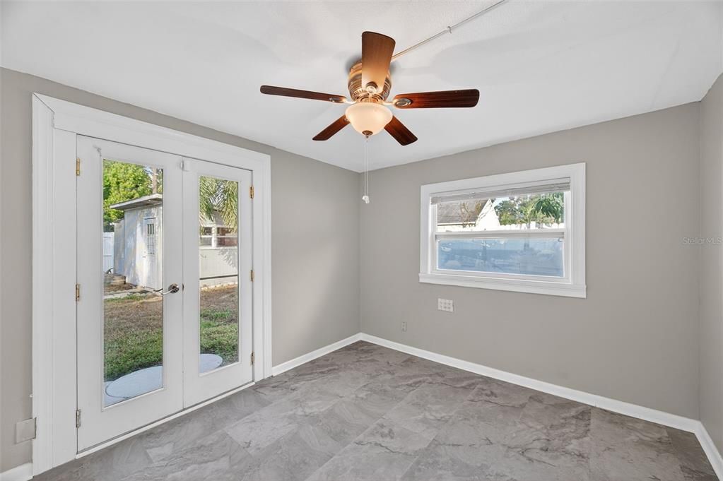 For Sale: $500,000 (4 beds, 2 baths, 1614 Square Feet)