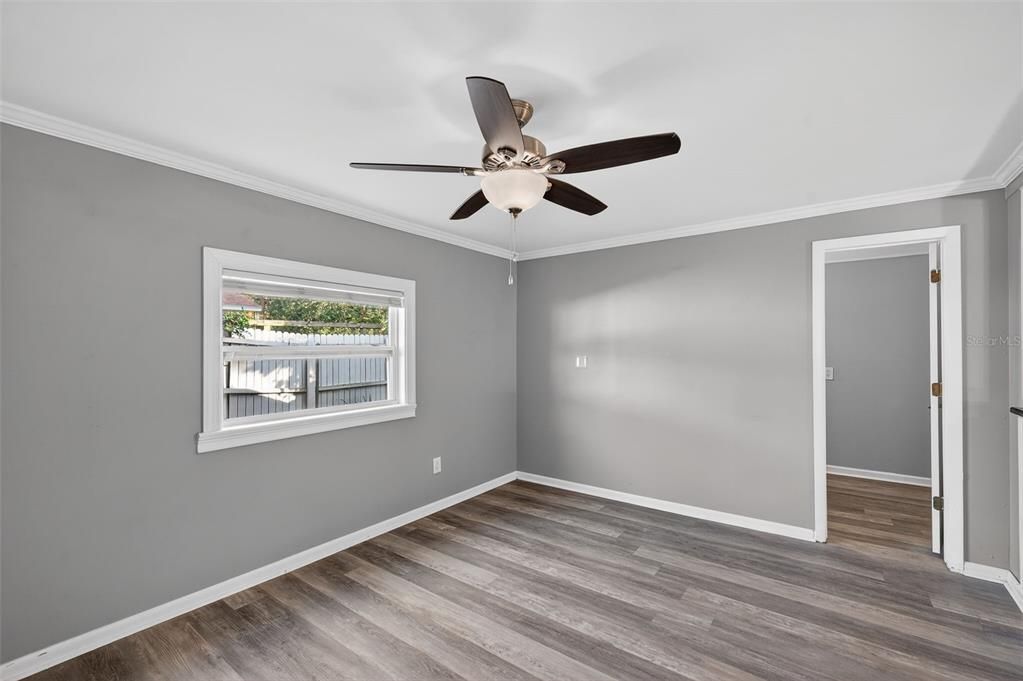 For Sale: $500,000 (4 beds, 2 baths, 1614 Square Feet)