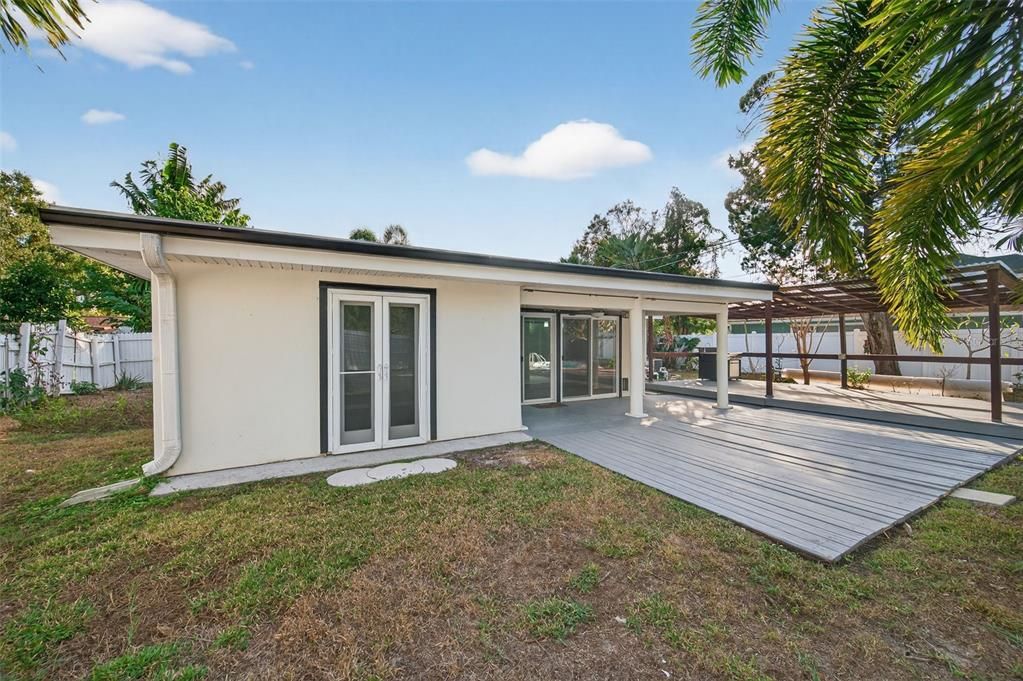 For Sale: $500,000 (4 beds, 2 baths, 1614 Square Feet)