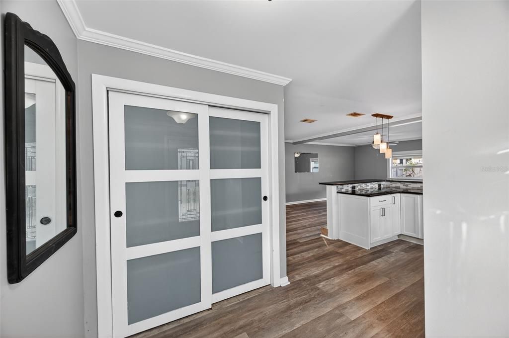 For Sale: $500,000 (4 beds, 2 baths, 1614 Square Feet)