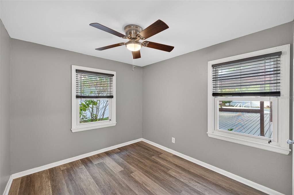 For Sale: $500,000 (4 beds, 2 baths, 1614 Square Feet)