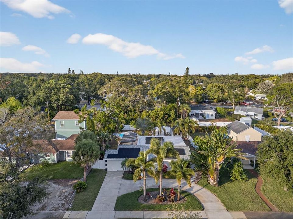 For Sale: $500,000 (4 beds, 2 baths, 1614 Square Feet)