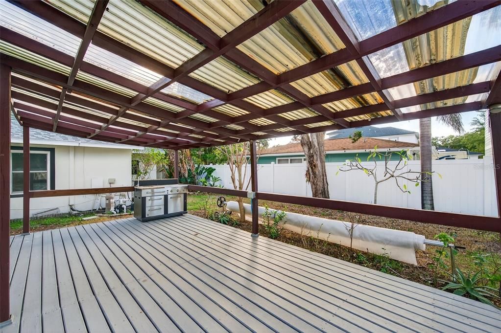 For Sale: $500,000 (4 beds, 2 baths, 1614 Square Feet)