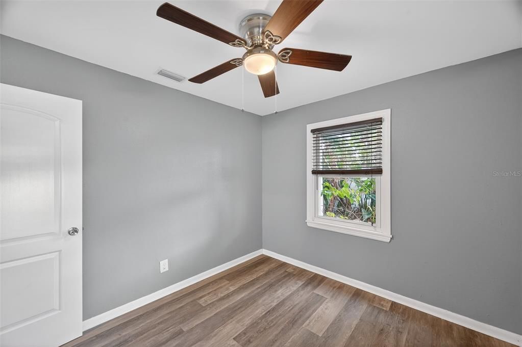 For Sale: $500,000 (4 beds, 2 baths, 1614 Square Feet)