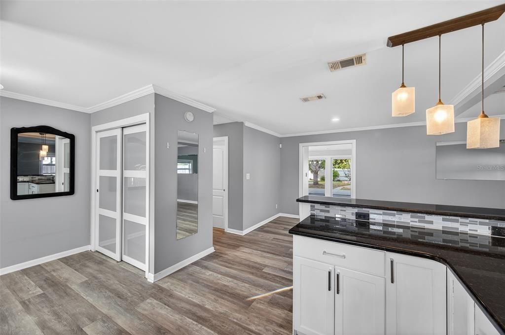 For Sale: $500,000 (4 beds, 2 baths, 1614 Square Feet)