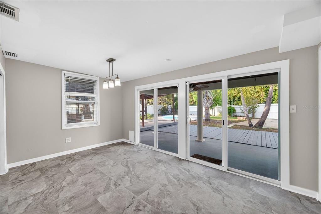 For Sale: $500,000 (4 beds, 2 baths, 1614 Square Feet)