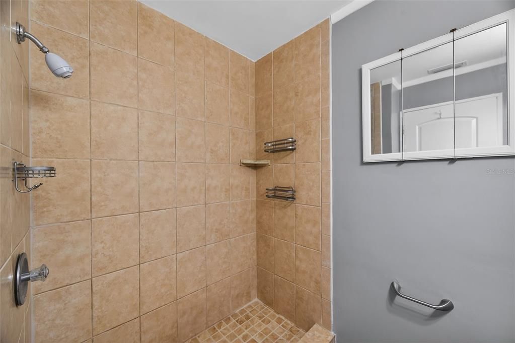 For Sale: $500,000 (4 beds, 2 baths, 1614 Square Feet)