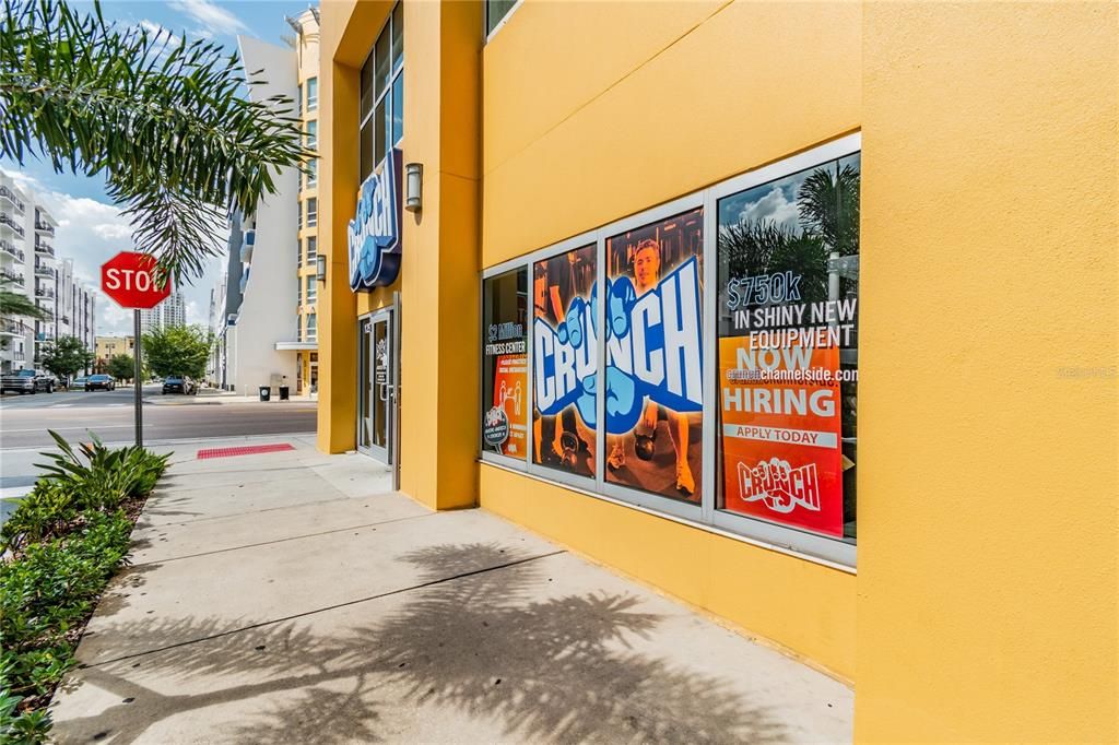 For Sale: $379,000 (2 beds, 1 baths, 1050 Square Feet)