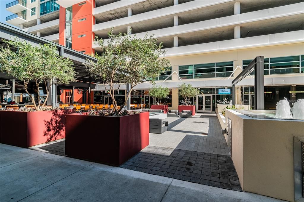 For Sale: $379,000 (2 beds, 1 baths, 1050 Square Feet)