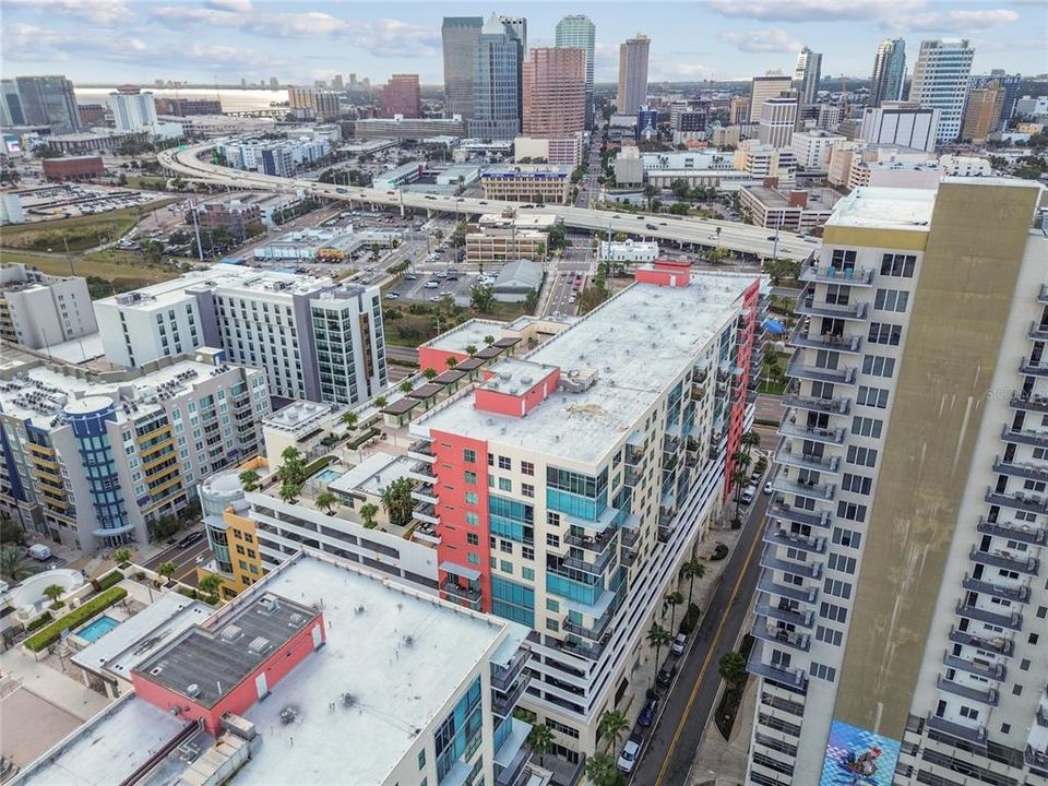 For Sale: $379,000 (2 beds, 1 baths, 1050 Square Feet)