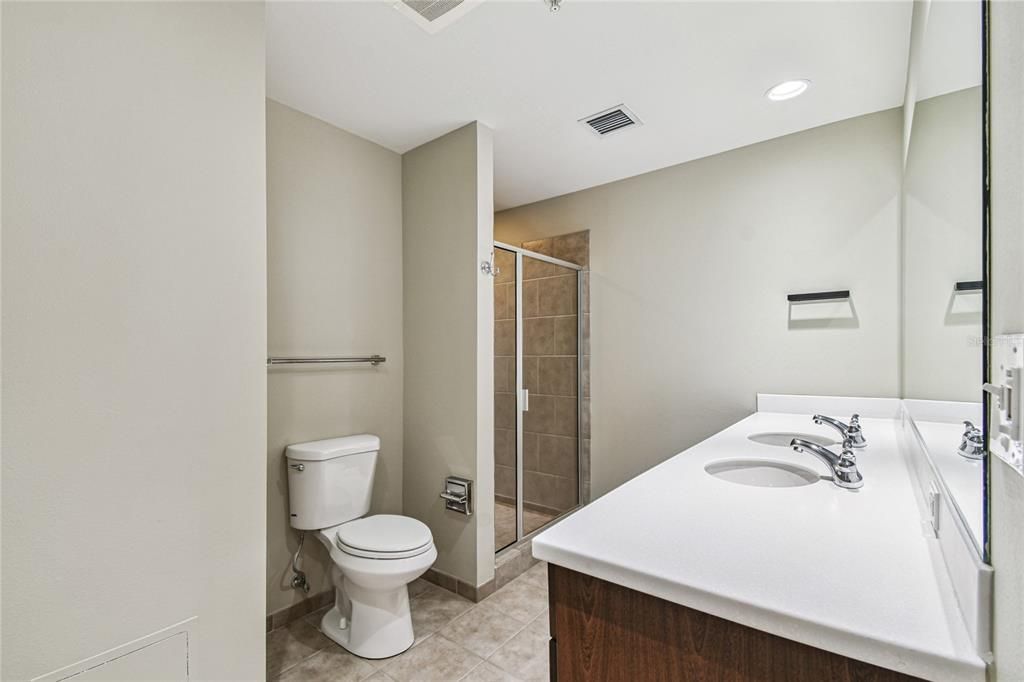 For Sale: $379,000 (2 beds, 1 baths, 1050 Square Feet)