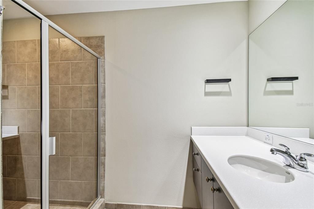 For Sale: $379,000 (2 beds, 1 baths, 1050 Square Feet)