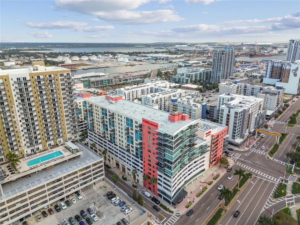 For Sale: $379,000 (2 beds, 1 baths, 1050 Square Feet)