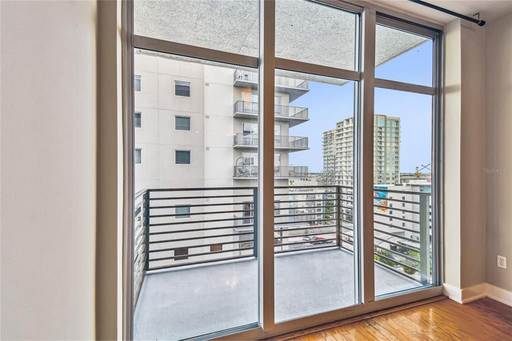 For Sale: $379,000 (2 beds, 1 baths, 1050 Square Feet)