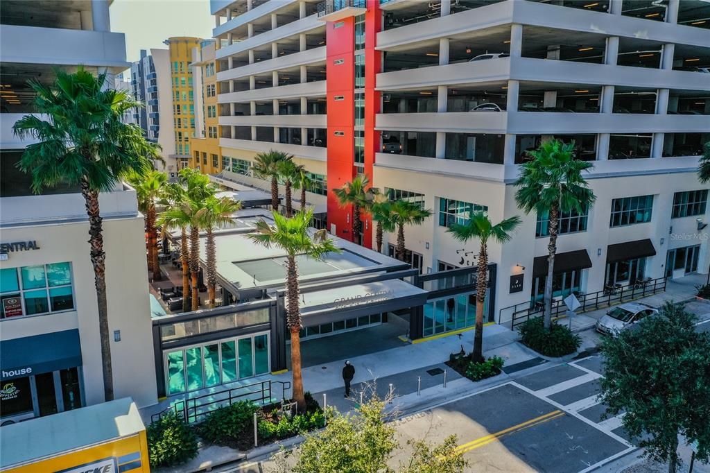 For Sale: $379,000 (2 beds, 1 baths, 1050 Square Feet)