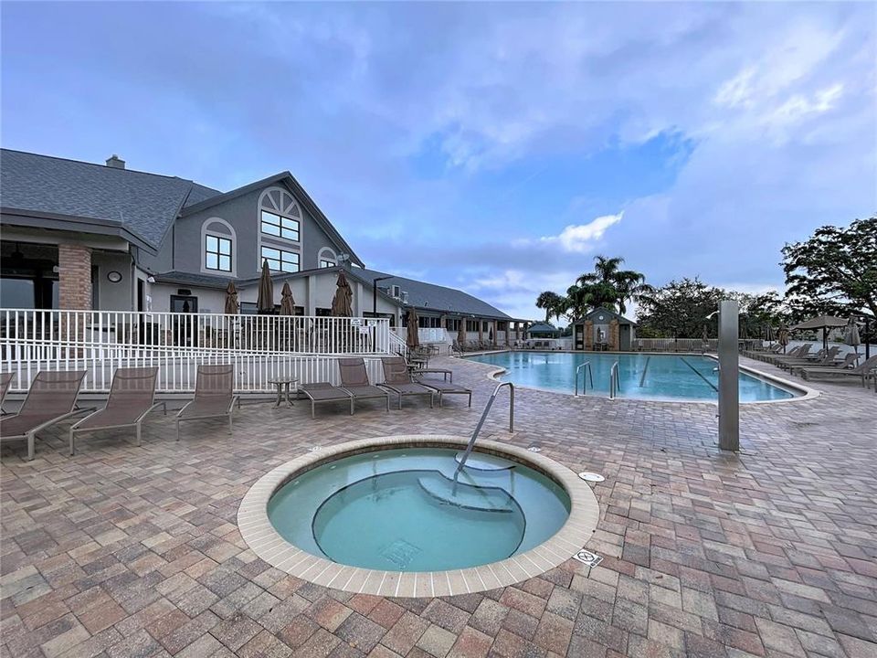 For Sale: $265,000 (2 beds, 2 baths, 1642 Square Feet)