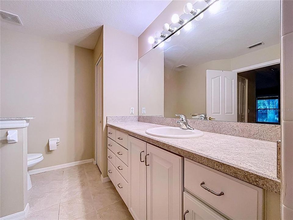 For Sale: $265,000 (2 beds, 2 baths, 1642 Square Feet)