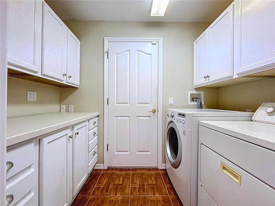 For Sale: $265,000 (2 beds, 2 baths, 1642 Square Feet)